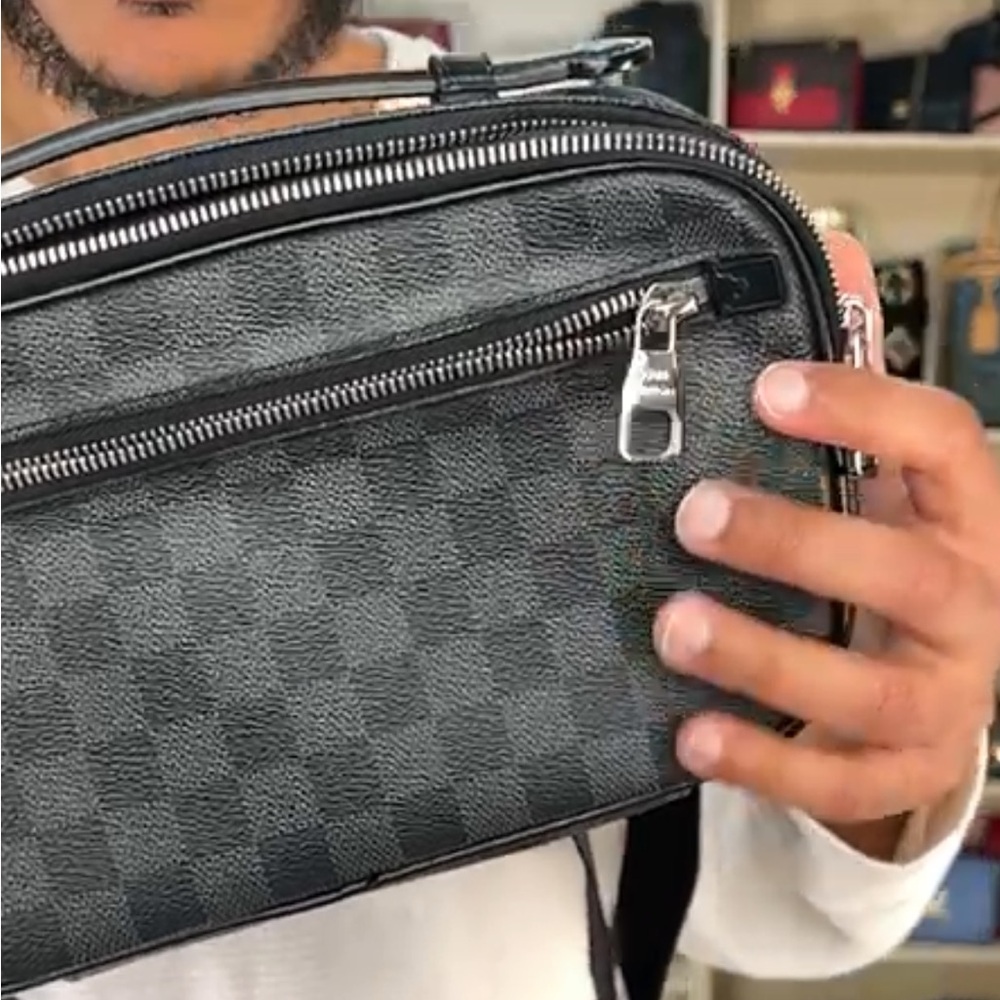 Auth Louis Vuitton LV Ambler Damier Graphite belt bag - Picture 2 of 4